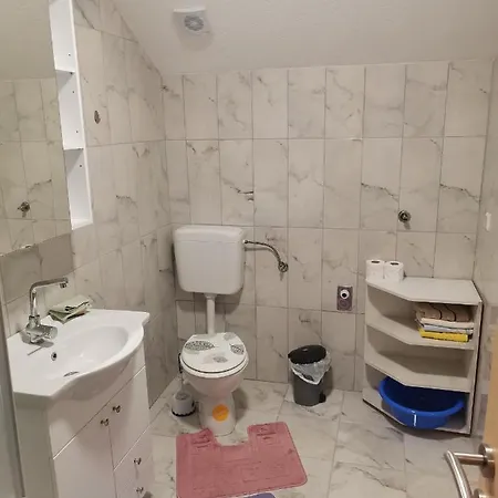 Rojs Appartamento Kupres (Canton 10)